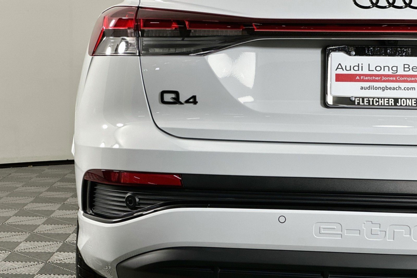 Used 2023 Audi Q4 e-tron Premium Plus w/ Premium Plus AWD/4WD image 17