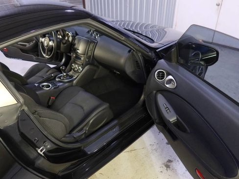 Used 2016 Nissan 370Z Sport 2dr Coupe 6M image 12