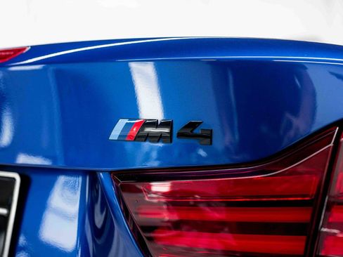 Used 2020 BMW M4 Convertible w/ Competition Package RWD image 24
