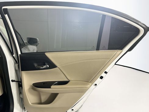 Used 2013 Honda Accord Touring image 29