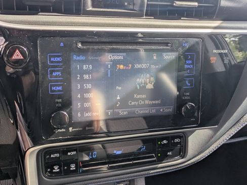 Used 2017 Toyota Corolla SE w/ SE Premium Package FWD image 12