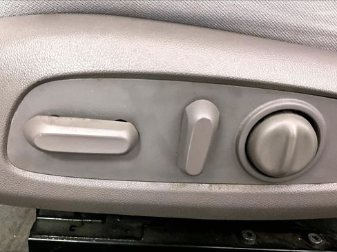 Used 2016 Chevrolet Malibu LT FWD image 28
