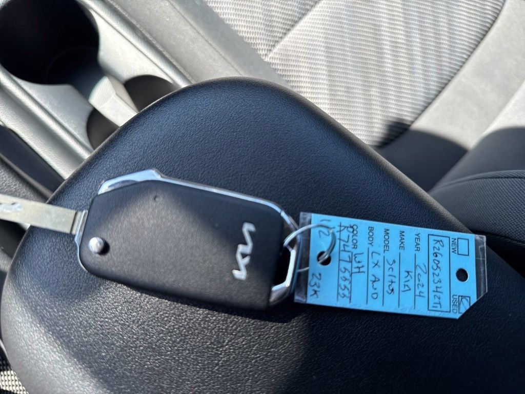 Certified 2024 Kia Seltos LX AWD/4WD image 37