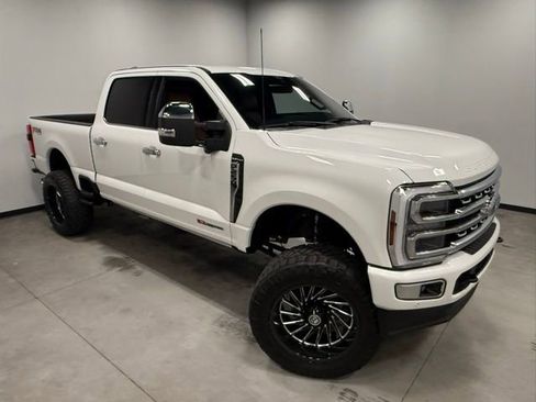 Used 2024 Ford F250 Platinum image 38
