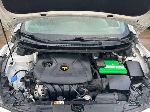 Used 2017 Hyundai Elantra GT FWD image 30
