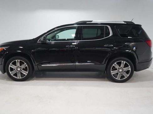 Used 2017 GMC Acadia Denali w/ Technology Package AWD/4WD image 4