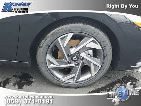 New 2026 Hyundai Elantra Limited FWD image 6