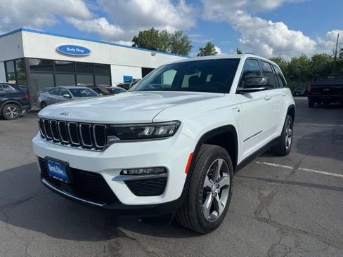 Used 2023 Jeep Grand Cherokee 4WD 4xe image 6
