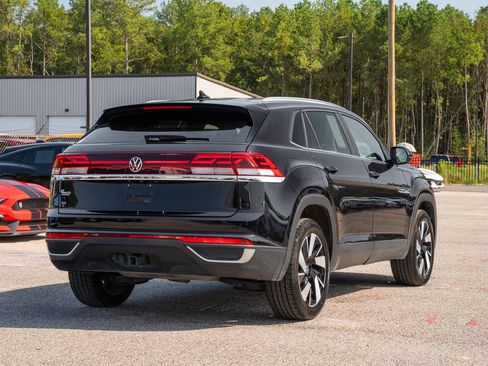 Used 2024 Volkswagen Atlas Cross Sport SE FWD image 8