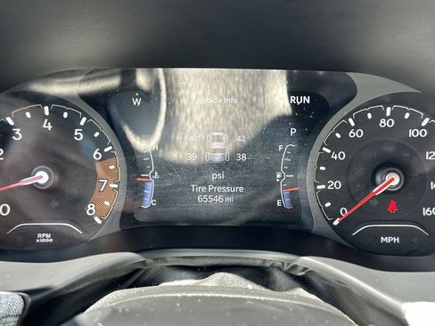 Used 2024 Jeep Compass Latitude AWD/4WD image 21