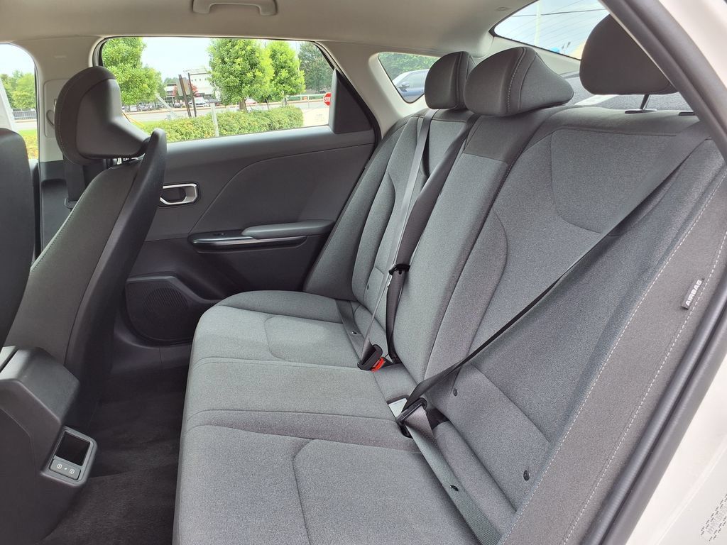 Used 2025 Kia K4 FWD image 17