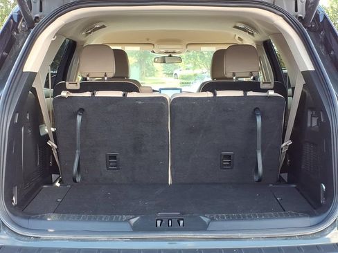 Used 2023 Ford Explorer XLT w/ Equipment Group 202A AWD/4WD image 8