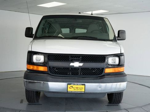Used 2014 Chevrolet Express 2500 w/ Cold Climate Package image 2