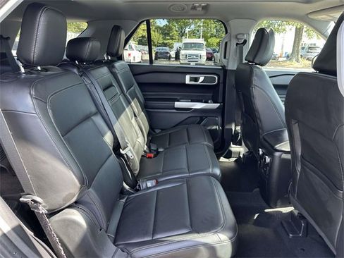Used 2022 Ford Explorer XLT w/ Equipment Group 202A image 27