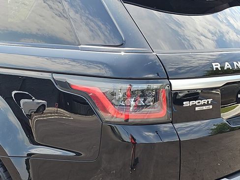 Used 2018 Land Rover Range Rover Sport HSE AWD/4WD image 39