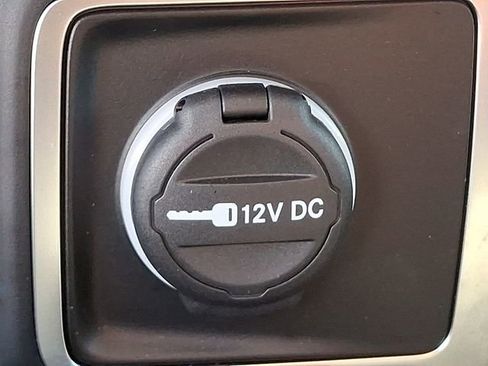 Used 2024 Jeep Wrangler Unlimited Rubicon w/ Technology Group AWD/4WD image 26
