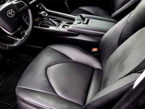 Used 2024 Toyota Grand Highlander XLE image 14