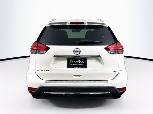 Used 2018 Nissan Rogue SL w/ Premium Package image 7