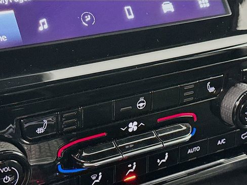 Certified 2024 Jeep Grand Cherokee L Altitude image 31