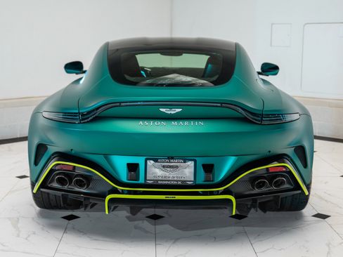 Used 2025 Aston Martin V8 Vantage Coupe image 39