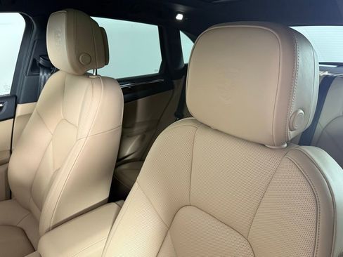 New 2026 Porsche Macan image 5