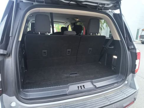 Used 2024 Ford Expedition XLT image 24