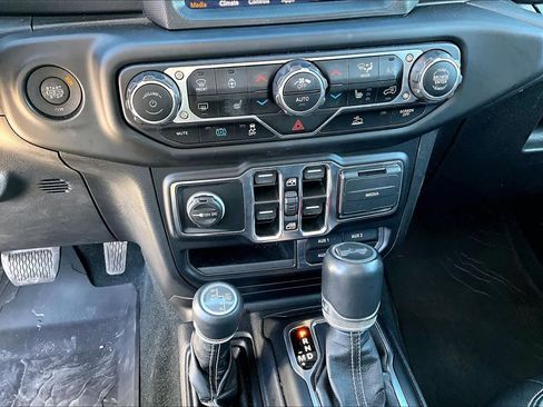 Certified 2022 Jeep Wrangler Unlimited Sahara w/ Cold Weather Group image 32