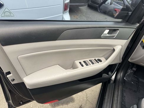 Used 2016 Hyundai Sonata SE image 7