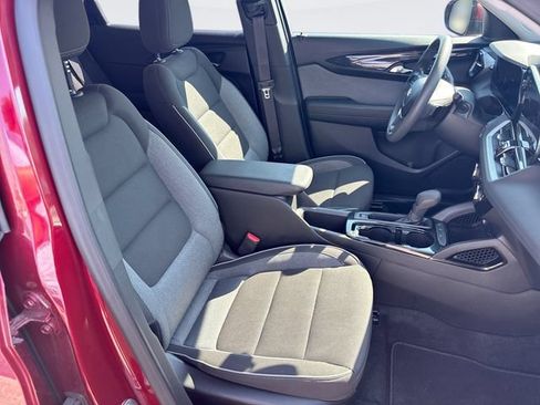 Used 2024 Chevrolet TrailBlazer LT FWD image 24