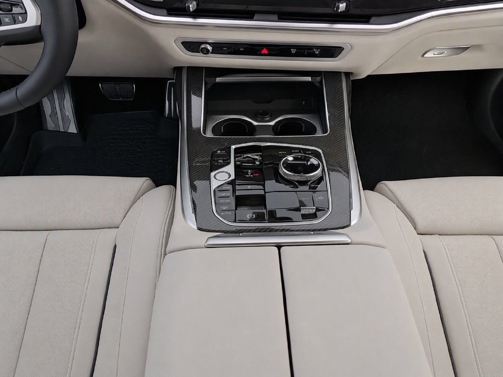 Used 2027 BMW X7 M60i AWD/4WD image 28