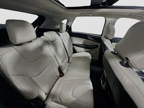 Used 2019 Ford Edge Titanium w/ Cold Weather Package AWD/4WD image 28