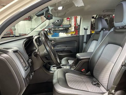 Used 2022 Chevrolet Colorado Z71 AWD/4WD image 11