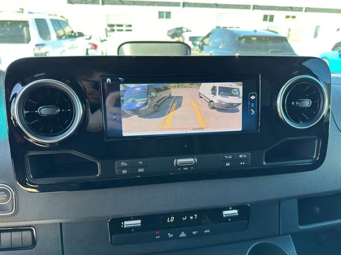 New 2025 Mercedes-Benz Sprinter 2500 image 18