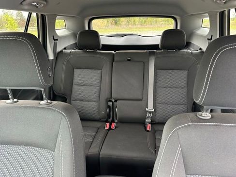 Used 2023 GMC Terrain SLE w/ Driver Convenience Package FWD image 19