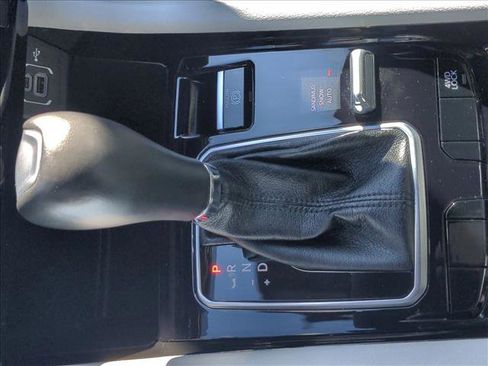 Used 2023 Jeep Compass Limited image 12