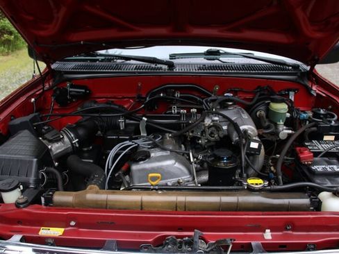 Used 1998 Toyota Tacoma 4x4 Xtracab image 14