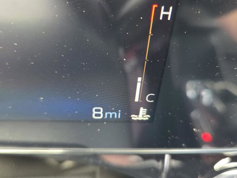 New 2026 Chevrolet Trax RS w/ Sunroof Package image 16