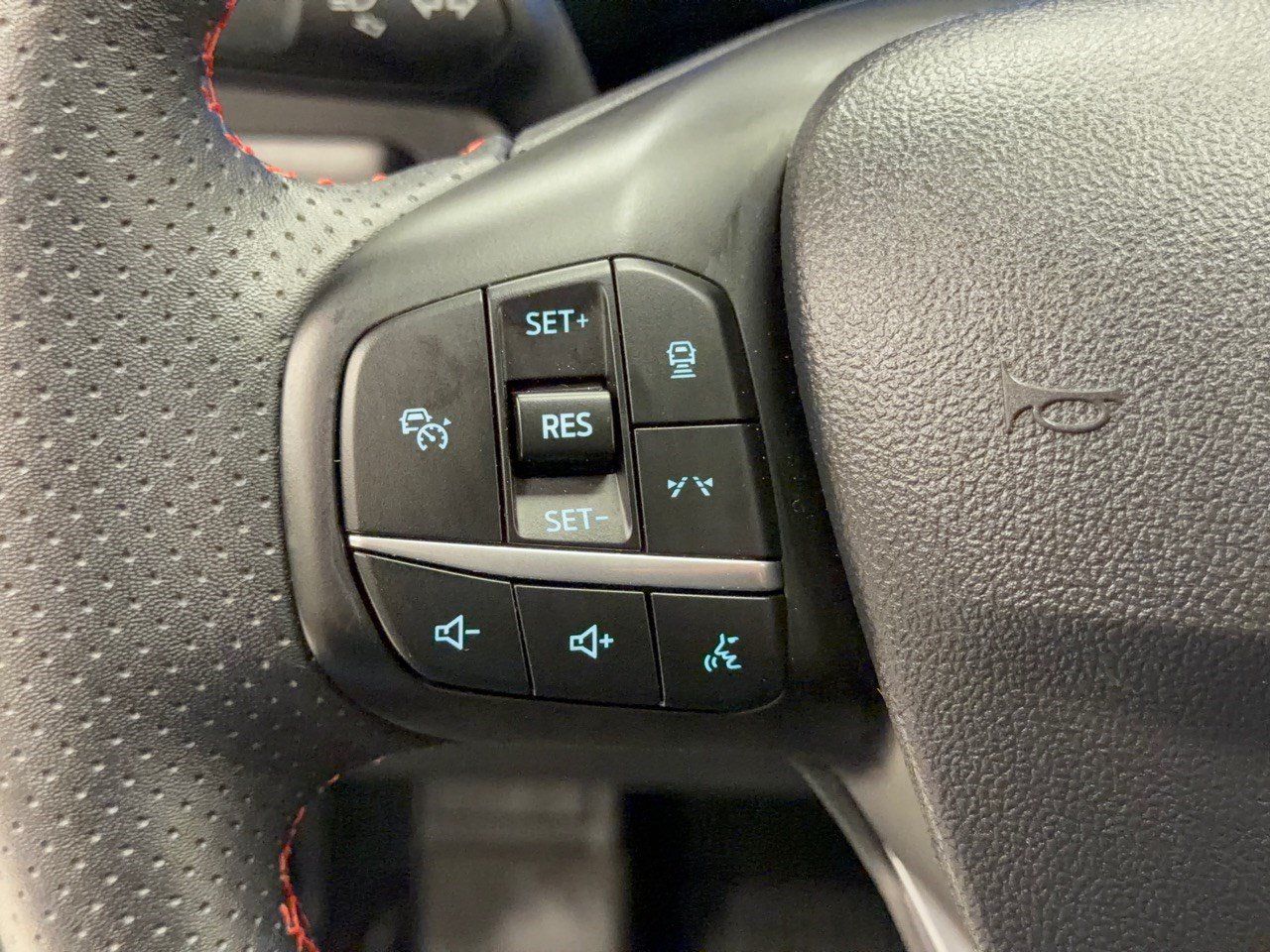 Used 2024 Ford Escape ST-Line w/ Tech Pack #1 AWD/4WD image 18