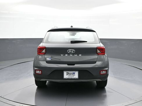 Certified 2024 Hyundai Venue SEL FWD image 7