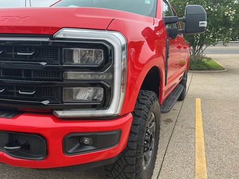 Used 2024 Ford F250 Lariat w/ Tremor Off-Road Package AWD/4WD image 4