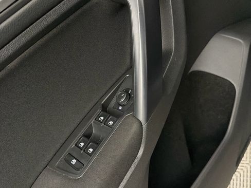 Used 2021 Volkswagen Tiguan S image 24