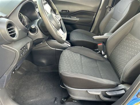 Used 2021 Nissan Kicks S image 16