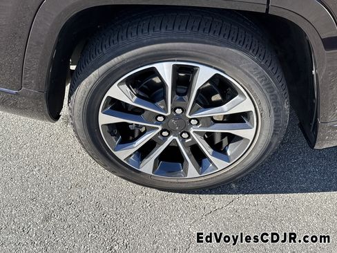 Used 2023 Jeep Grand Cherokee L Overland w/ Rear Seat Video Group I image 23