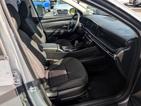 Used 2025 Hyundai Tucson SEL image 12