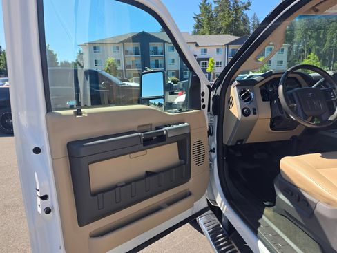 Used 2014 Ford F250 Lariat w/ Lariat Ultimate Package AWD/4WD image 22