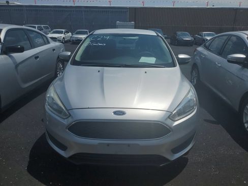 Used 2016 Ford Focus SE FWD image 2