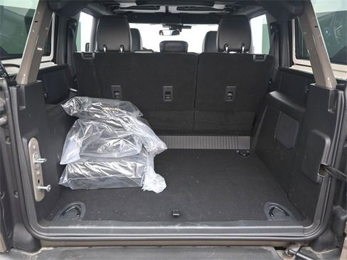 Used 2025 Ford Bronco Badlands image 13