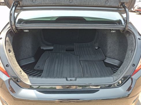 Used 2018 Honda Civic Touring image 29