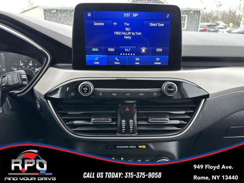 Used 2020 Ford Escape SE image 17