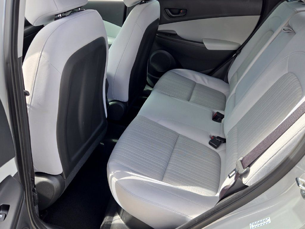 Used 2023 Hyundai Kona SEL FWD image 11